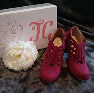 NWT Red Journee Collection Pumps